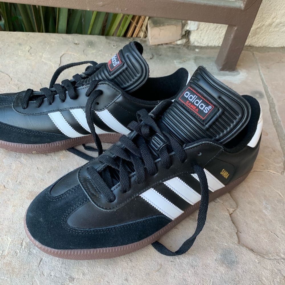 BRAND NEW Black and white Adidas samba